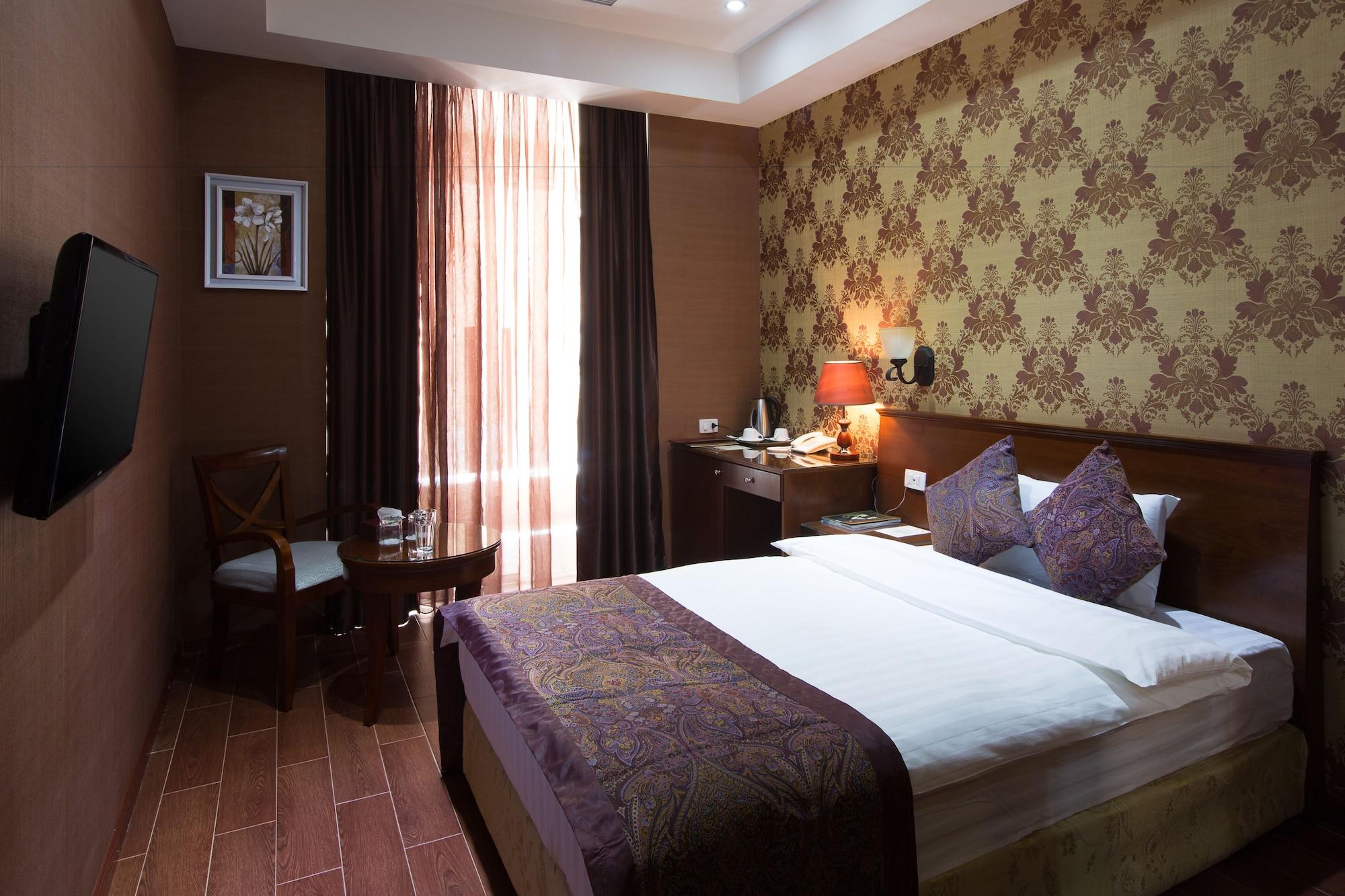 Diamond Hotel Yerevan Exterior photo