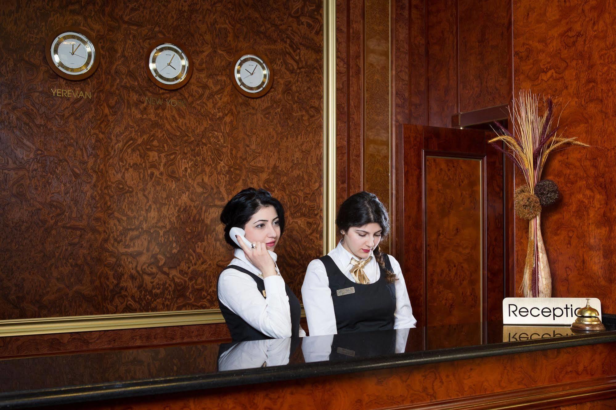 Diamond Hotel Yerevan Exterior photo