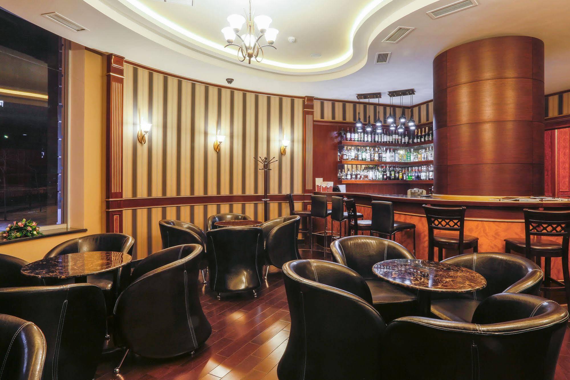 Diamond Hotel Yerevan Exterior photo